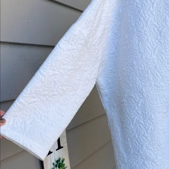 Tuckernuck White Embossed Top - Picture 6 of 7